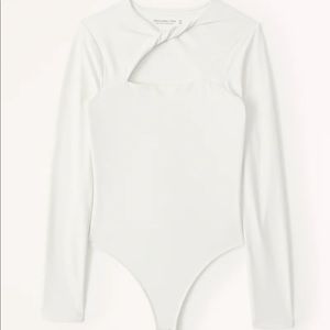 Abercrombie & Fitch White Long-Sleeve Seamless Fabric Twist Cutout Bodysuit